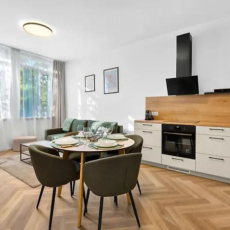 דירה Large Family For 6 - Ac & Garage ברטיסלאבה