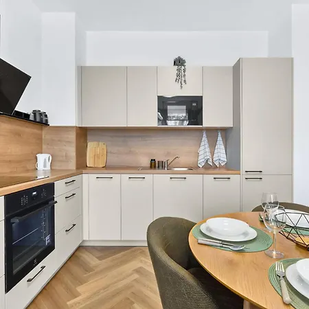 דירה Large Family For 6 - Ac & Garage *